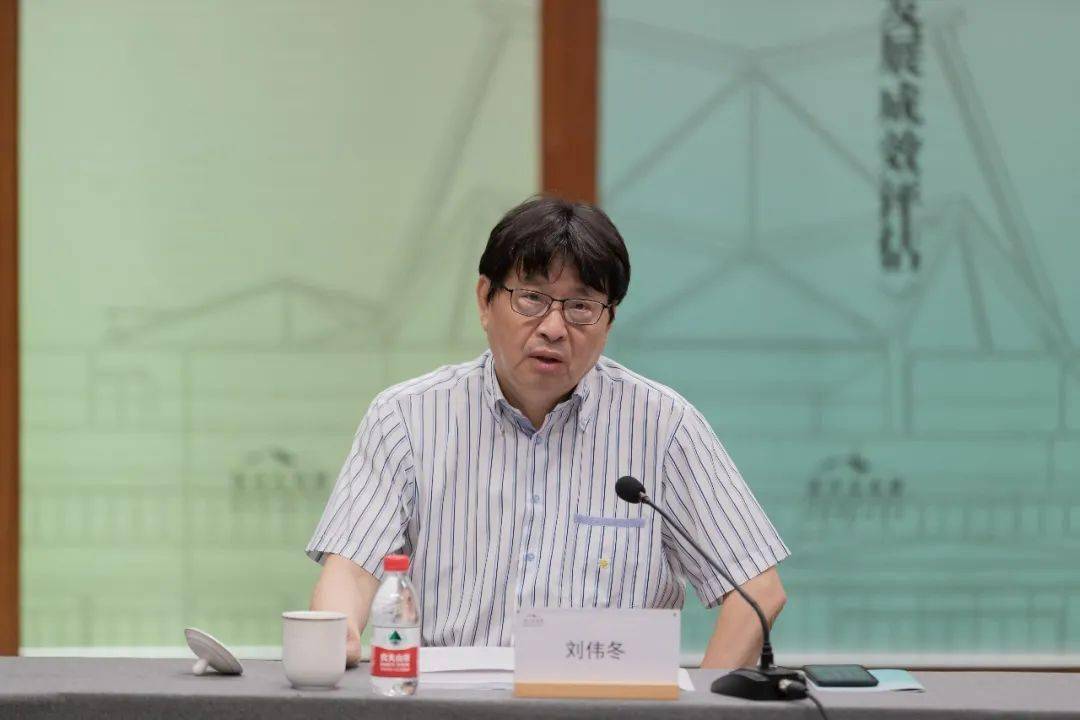 中华艺术宫(上海美术馆)执行馆长李磊作结项点评结项专家,上海油画