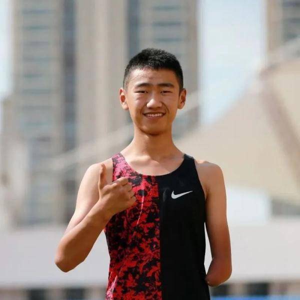 他的"孩子"是冠军!"光头爸爸"做到了!_陈伟_训练_王奇