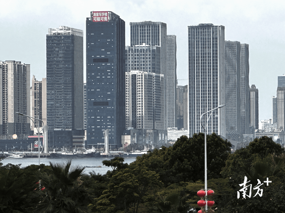 湛江cbd邂逅大美湛江用另一个角度冲上云霄现在,跟着摄影师的镜头去看