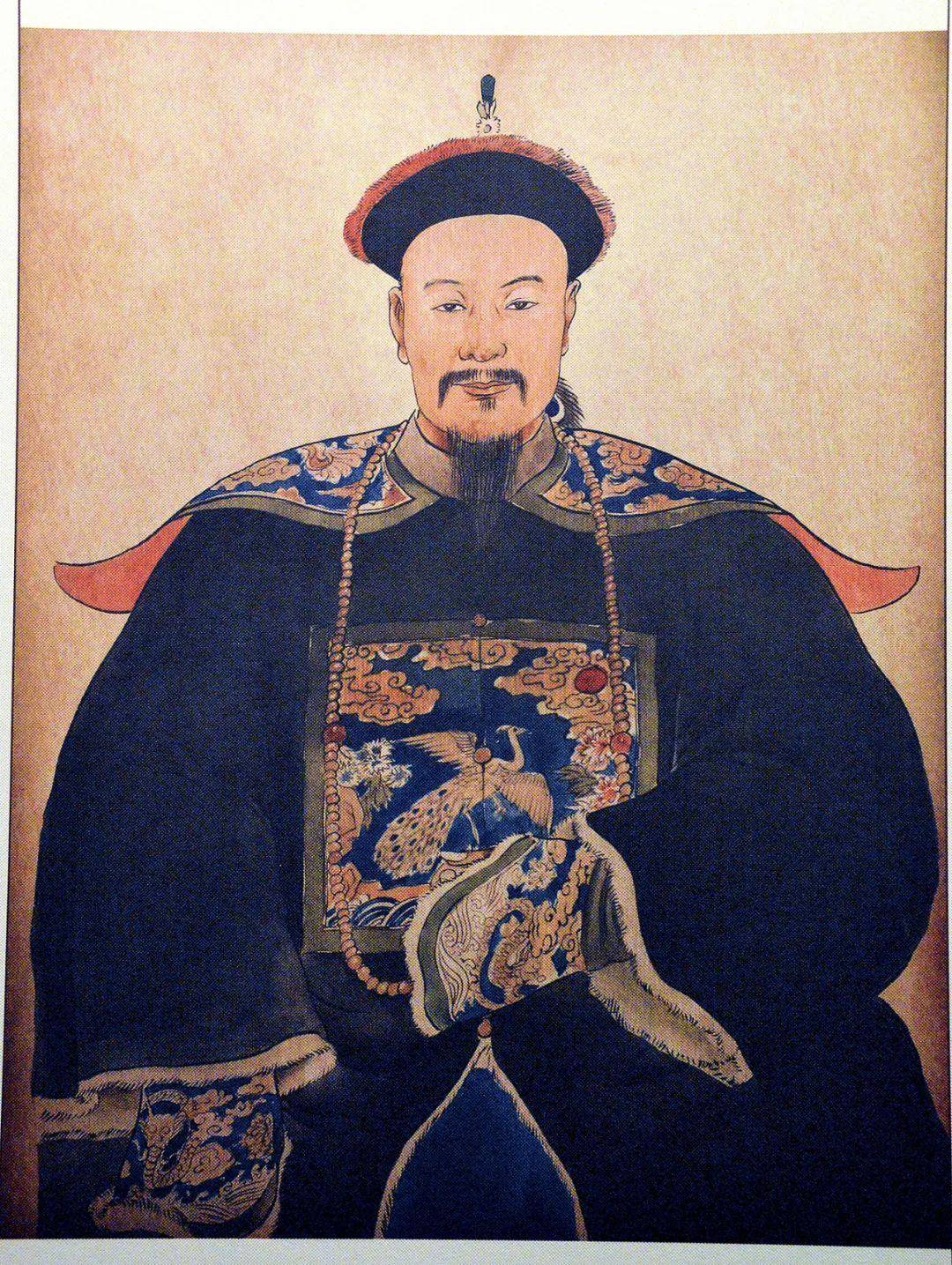 他身份复杂,是康熙的宠臣和耳目,是兼理多个肥缺的经济大员,也是重大