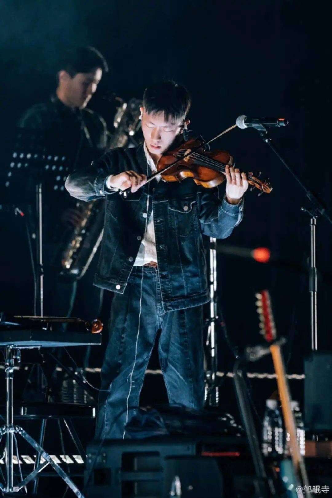 有同样上了乐夏的click15乐队主唱兼吉他手ricky;石家庄还有马思纯