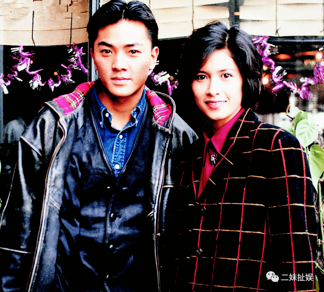 58岁邵美琪笑开怀,49岁蒙嘉慧气质清冷_网友_身材_社交