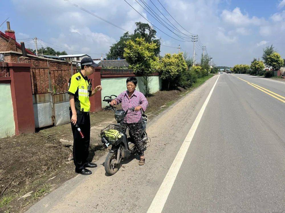 抚顺交警开展农村摩托车违法行为专项整治行动_头盔_工作_交通
