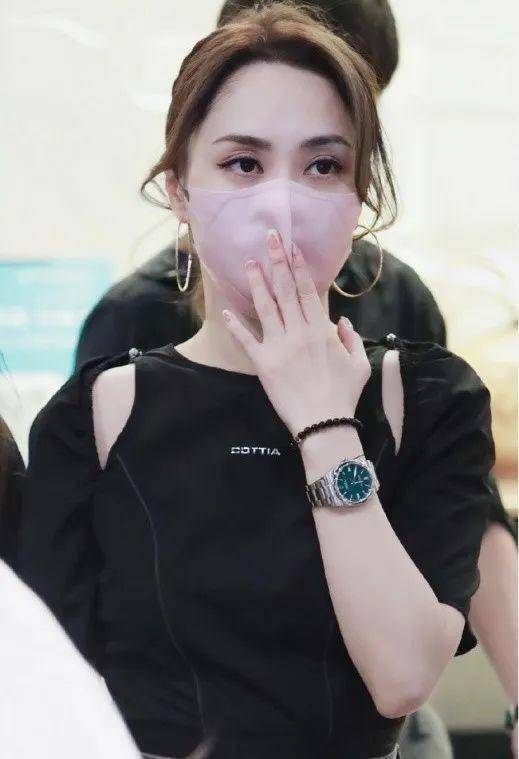 杨幂徐璐都戴起了"多巴胺"劳力士!_表盘_款式_的设计