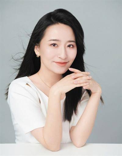 专访何楚涵:从高校教师到百万网红 传统文化感染力始终强大_视频_内容