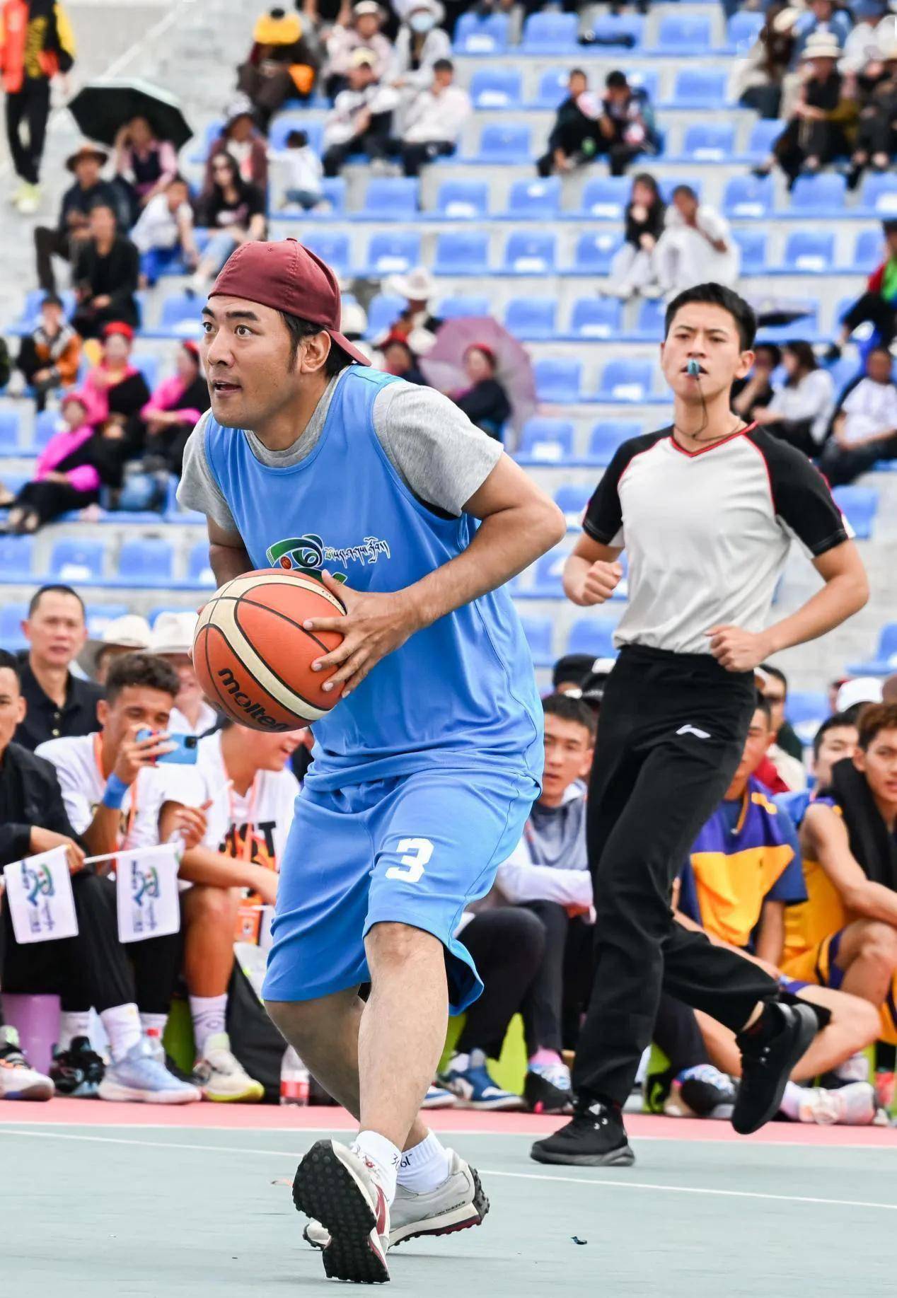 "普洒秀加·奋进道孚"群众文体旅综艺活动首场篮球赛精彩上演!