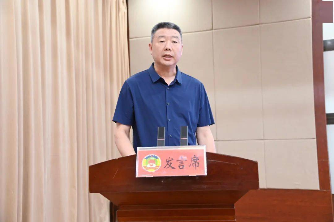 郭氏眼科医院院长郭继华发言市政协常务委员,会议听取了市卫健委关于