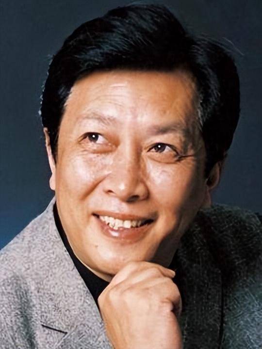 唐国强:从小生到成熟男,驾驭各种角色的新方向,是优秀演员代表_电影