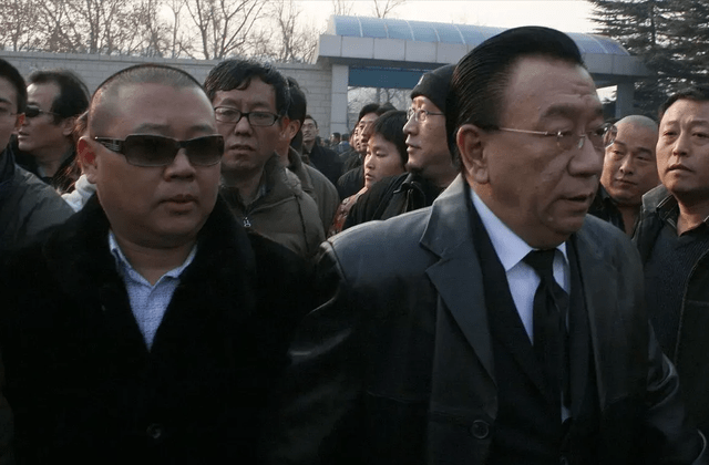 "有了老郭忘了侯家",侯震,侯瓒追随郭德纲时,还记得二大爷吗_侯耀华