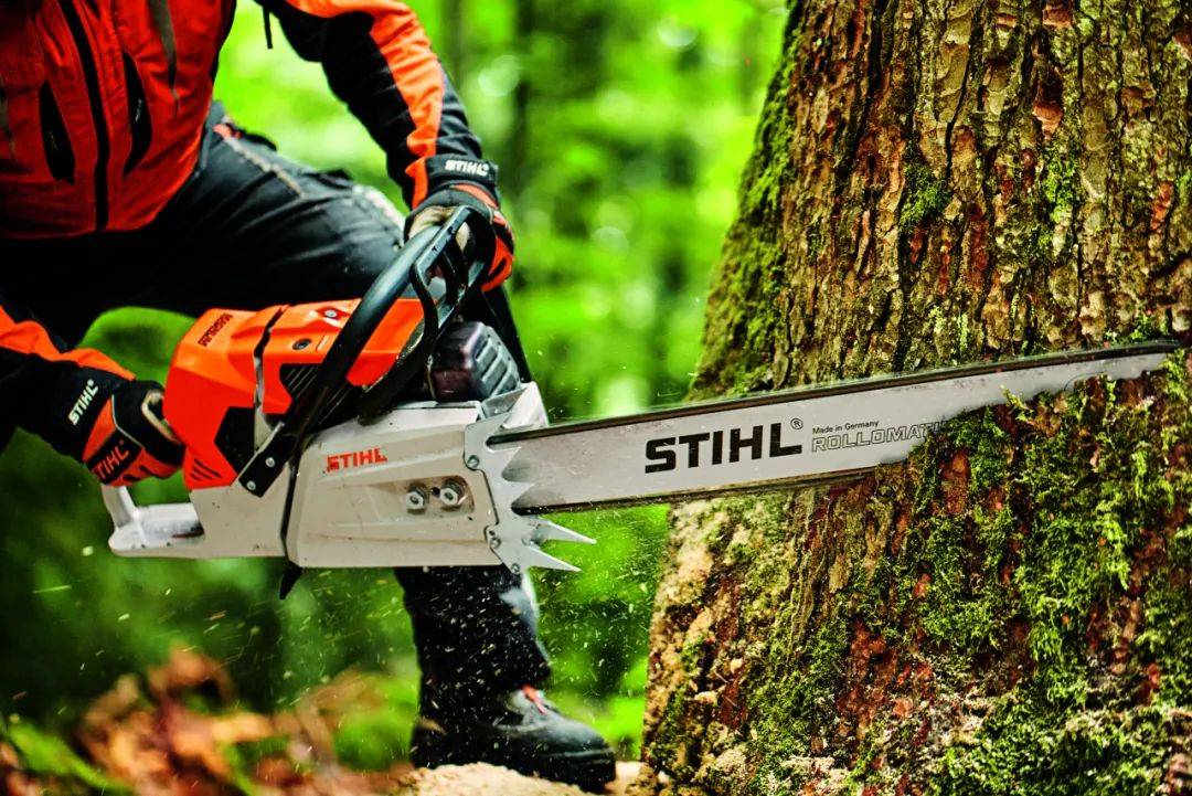 油锯-stihl ms881斯蒂尔上海园林技能大赛共分为绿篱修剪,草坪修剪,高