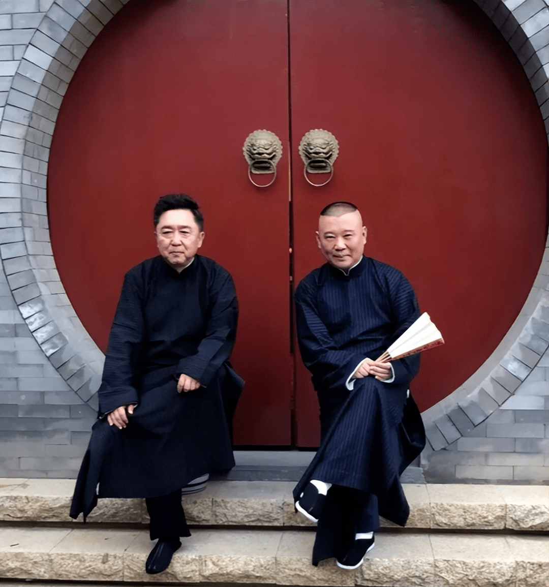 于谦请朋友喝酒,从来不叫郭德纲,于谦说:"我们不是一路人"_徒弟_相声