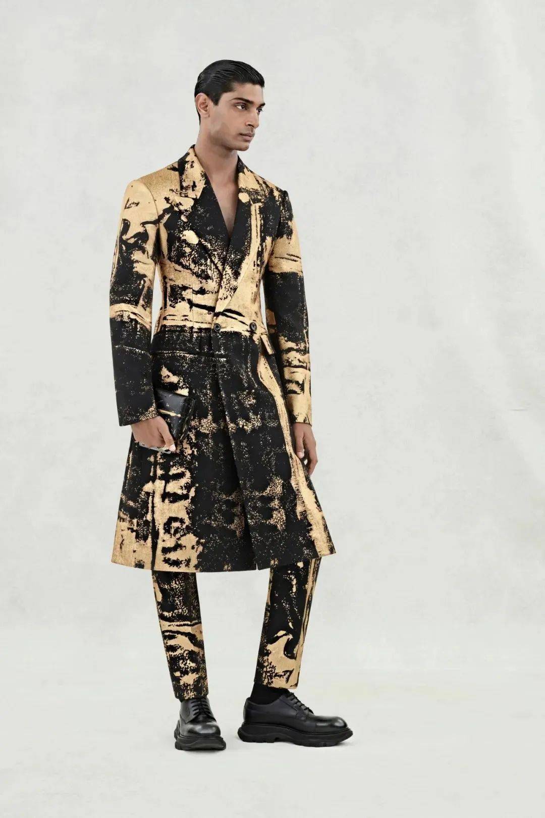 麦昆2024春夏男装 | 彰显新颖男装美学_mcqueen_burton_剪裁