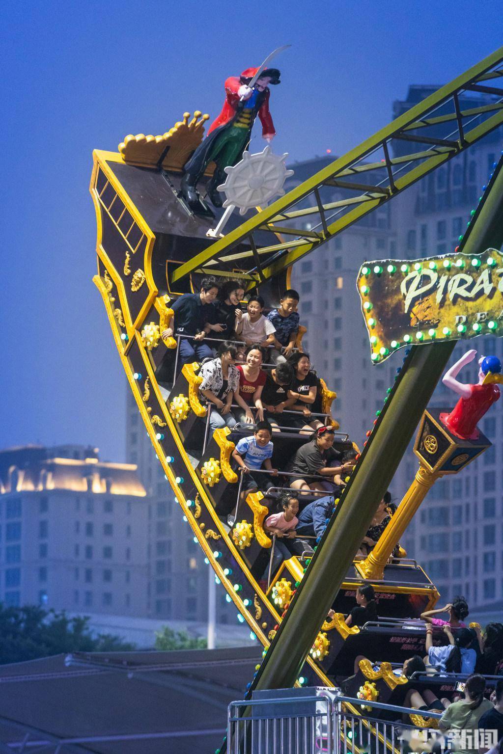 激情体验梦幻岛_游客_金沙滩_游乐