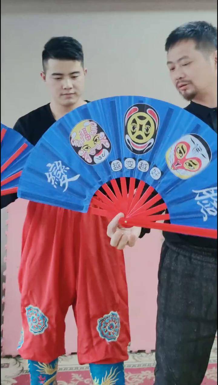 转扇子的技巧教学德云社 川剧变脸 民俗文化 技巧 国潮无敌 我的主场