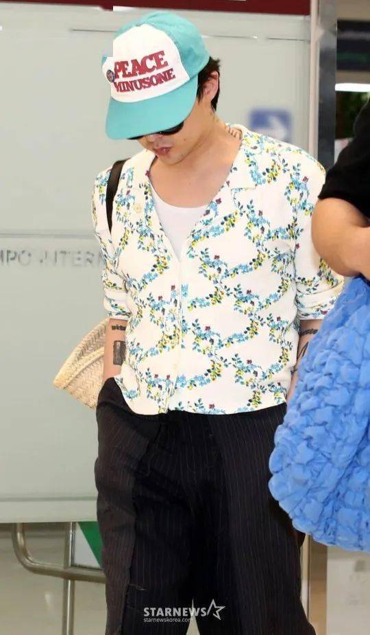 最新权志龙完成海外行程抵达金浦机场 676767