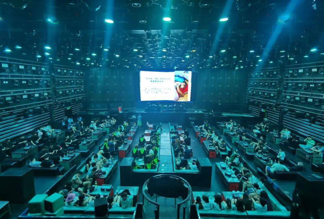 怀化:禁毒宣传进娱乐场所 筑牢无毒防护墙_毒品_酒吧_活动