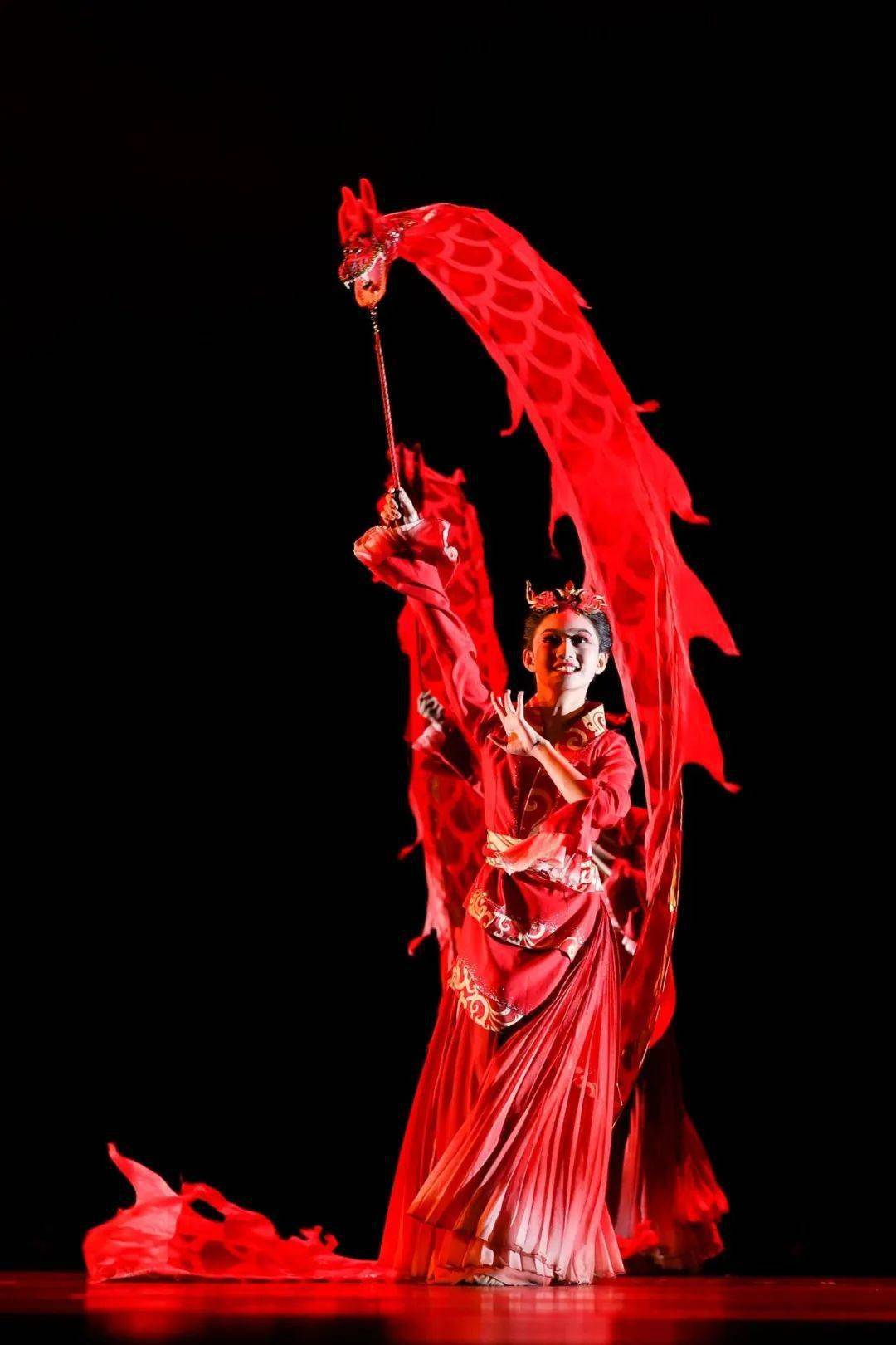 张子薇,杨嘉慧,张雅婷编导:陈梓豪,罗天演出单位:天津市希瑞舞蹈培训