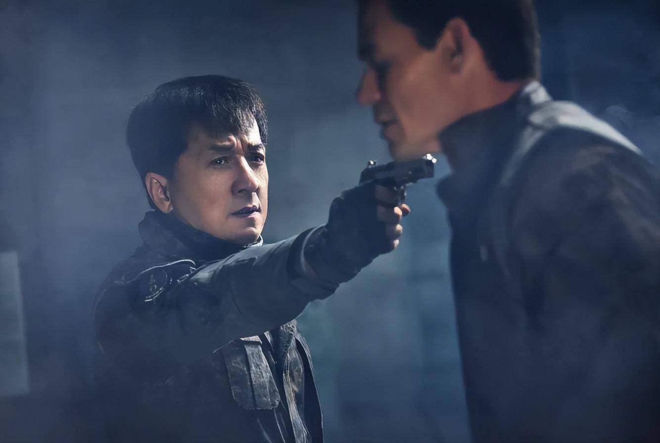 成龙只是老了,全球影响力不减,新作上线网飞,轻松拿下日冠_狂怒_沙暴