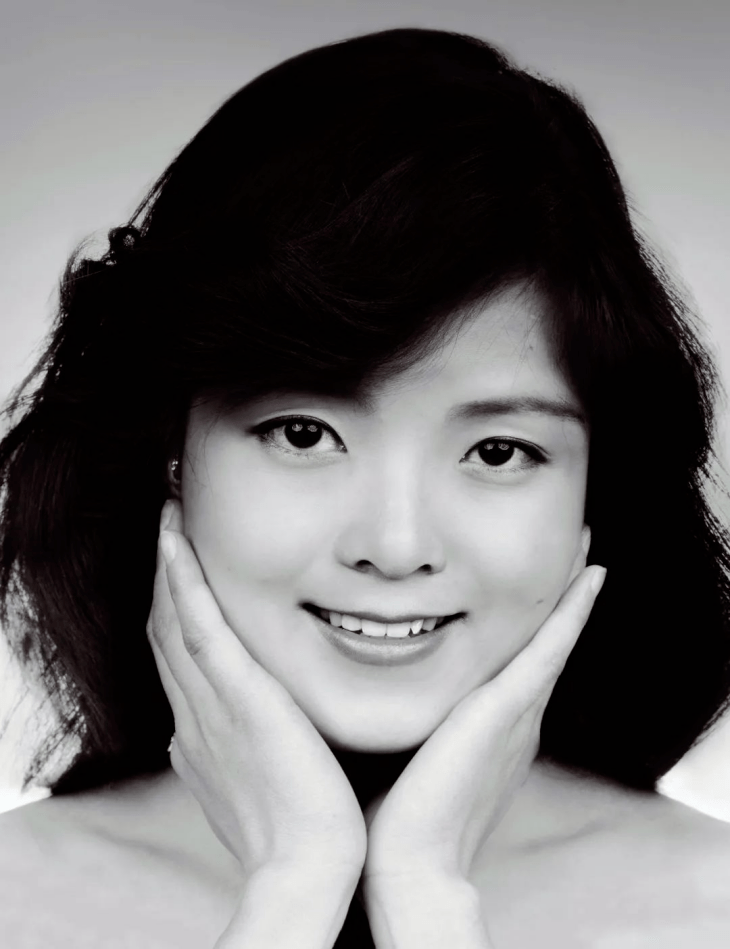 张巍,《人工剧团·大明星·邓丽君》,2009关于摄影的意义 想听听你的