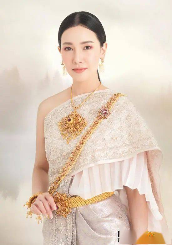 泰剧女神noon,45岁年龄,20岁颜值,被称为泰国版金喜善