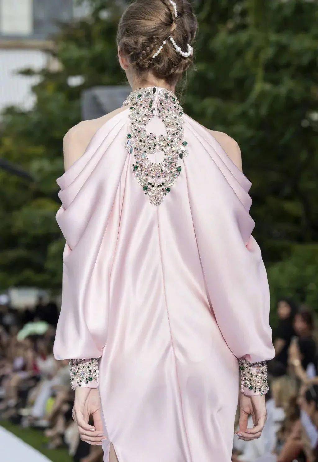 背部细节设计 | 50张美背设计,无法抗拒的细节之美~_素材_来源_海洋