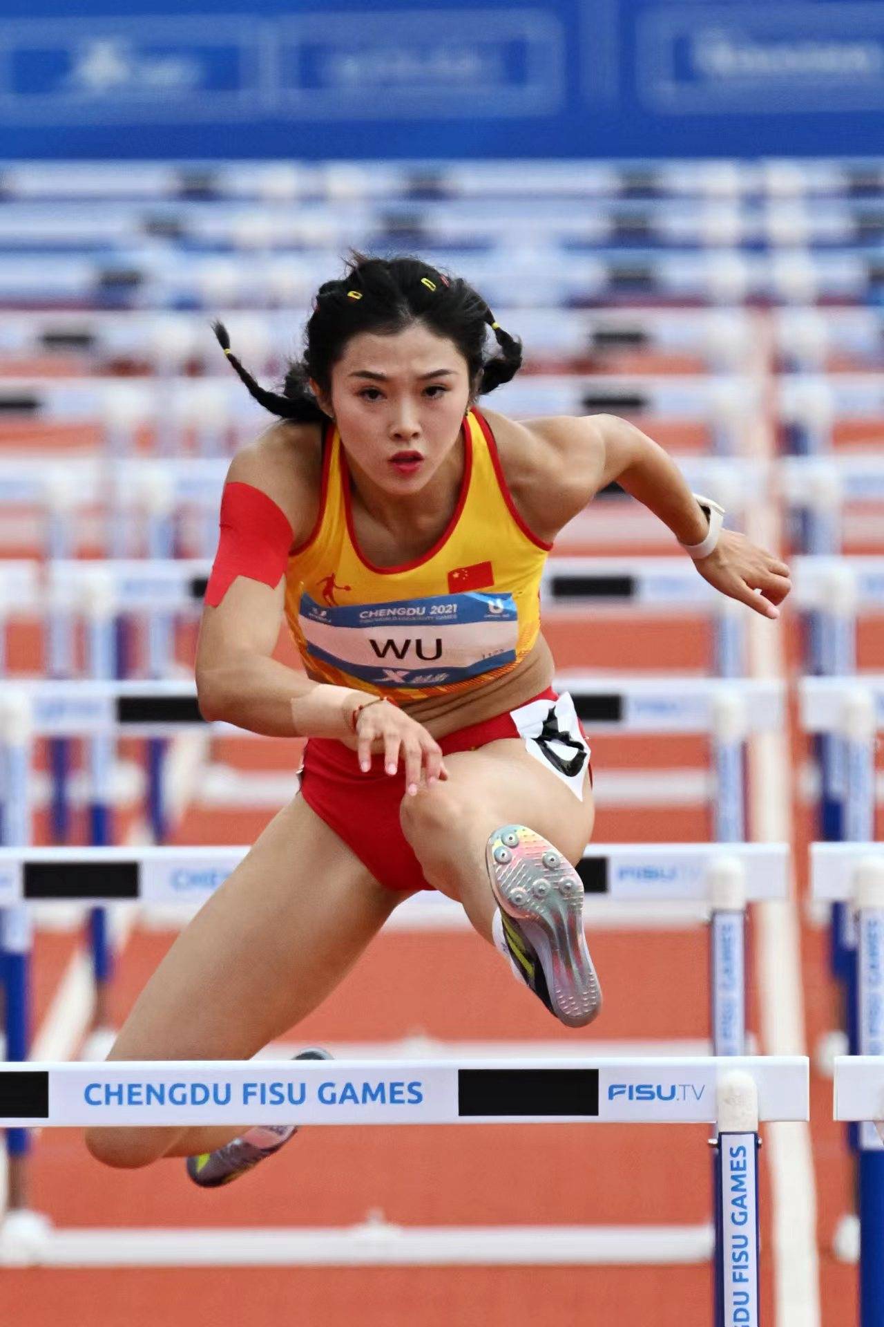 成绩达标巴黎奥运会资格 揭秘赛前手势含义_成都_摄影_田径