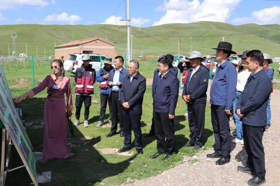 调研组一行先后来到甘德县青珍乡卫生院,玛沁县人民医院,果洛州藏医院