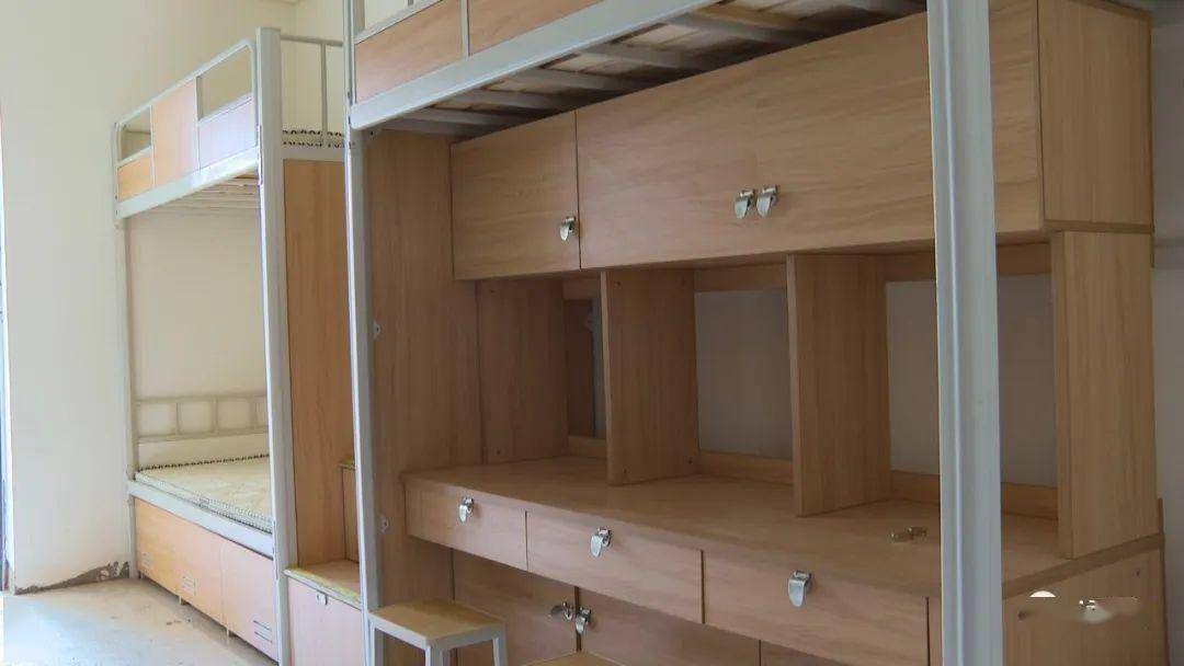 主要建设有教学楼,学生宿舍,人才公寓,专家楼,综合楼,食堂,运动场等