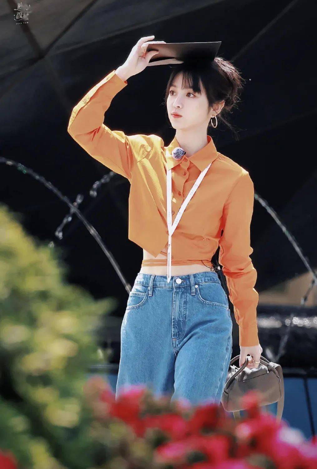 她公开承认地下恋情,半个娱乐圈都破防……_金智秀_身材_鲸鱼