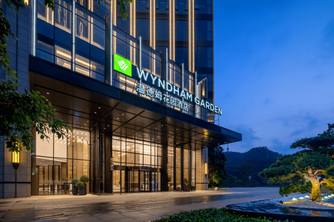 高州乐天温泉酒店wuchuanairport吴川机场站点吴川机场汽车客运站按住