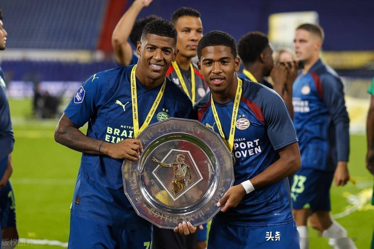 2023赛季荷兰超级杯颁奖仪式:埃因霍温获得冠军当_决赛_鹿特丹_时间