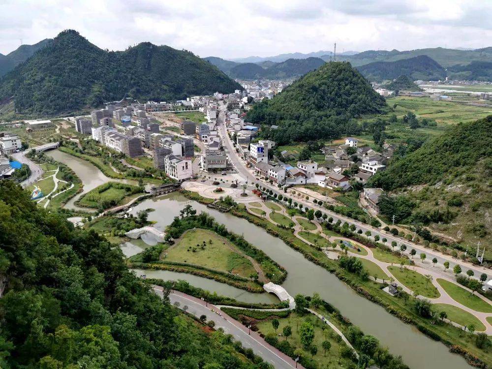 【康养胜地 人文兴义】夏日凉爽就去兴仁鲤鱼坝村_景区_刺绣_民族