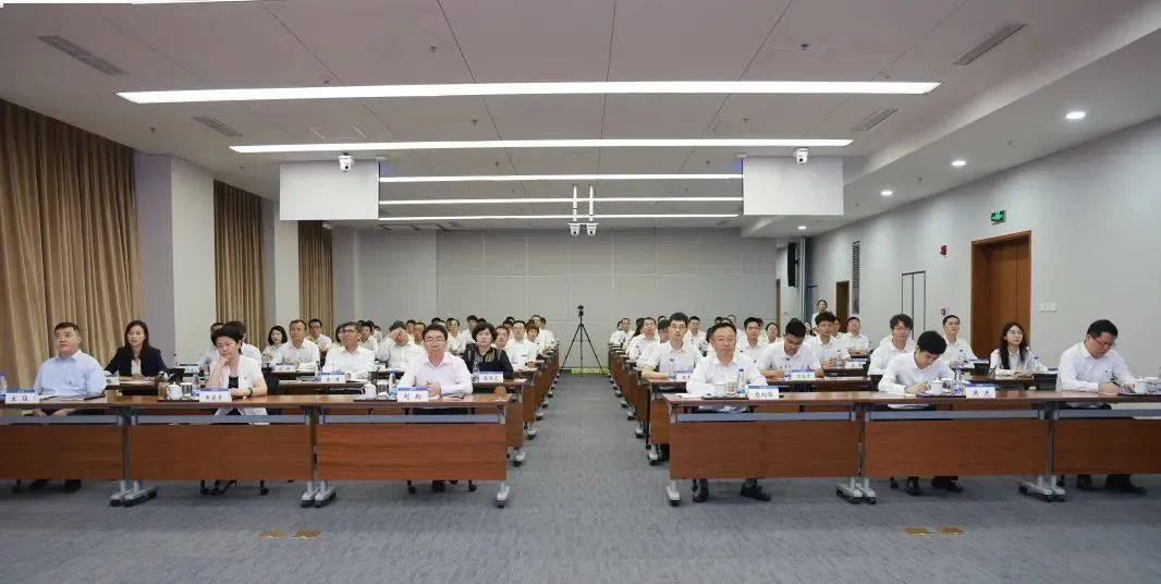 刘翔在讲话中指出,"导师带徒"活动是帮助新入职员工加快融入企业的