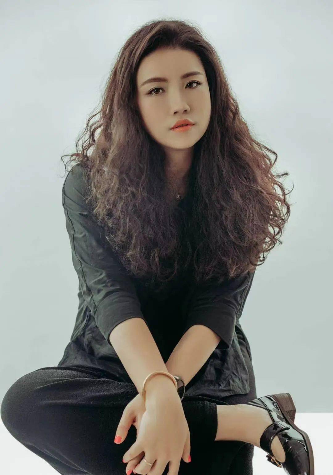 何凡广东九艺(三星)装饰集团总部 设计总监王敬仁予象空间设计 创始人