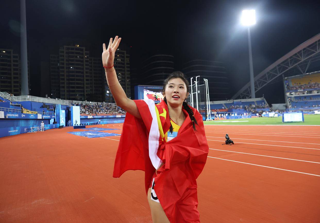 田径——女子100米栏决赛:吴艳妮摘银_中国_选手_新华社