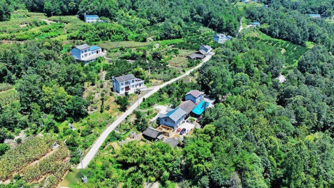 8月4日,在湖北省长阳土家族自治县都镇湾镇麻池村,知名故事传承人刘万