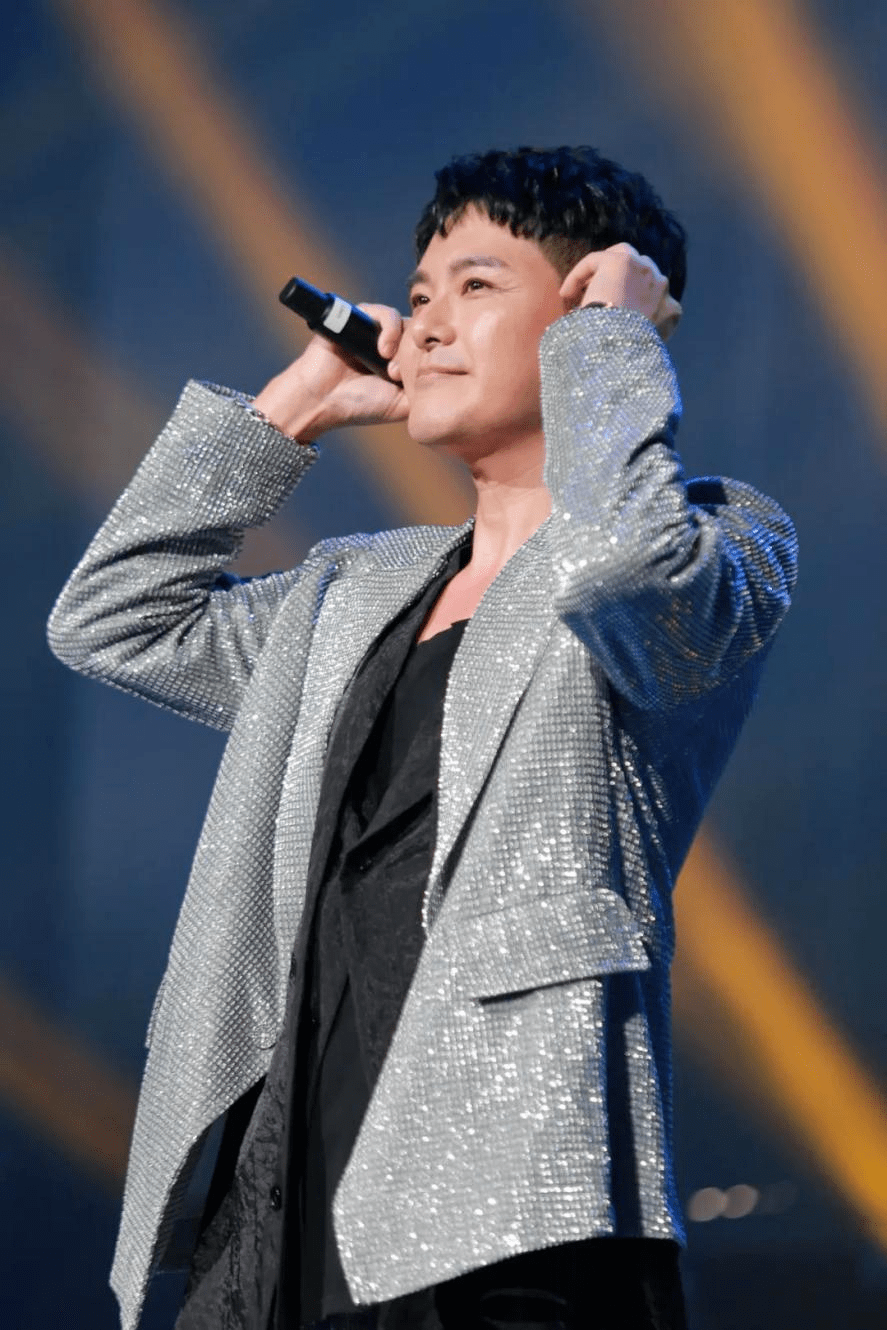 大家听到萧正楠的歌曲是不是都非常熟悉也想唱两句呢?