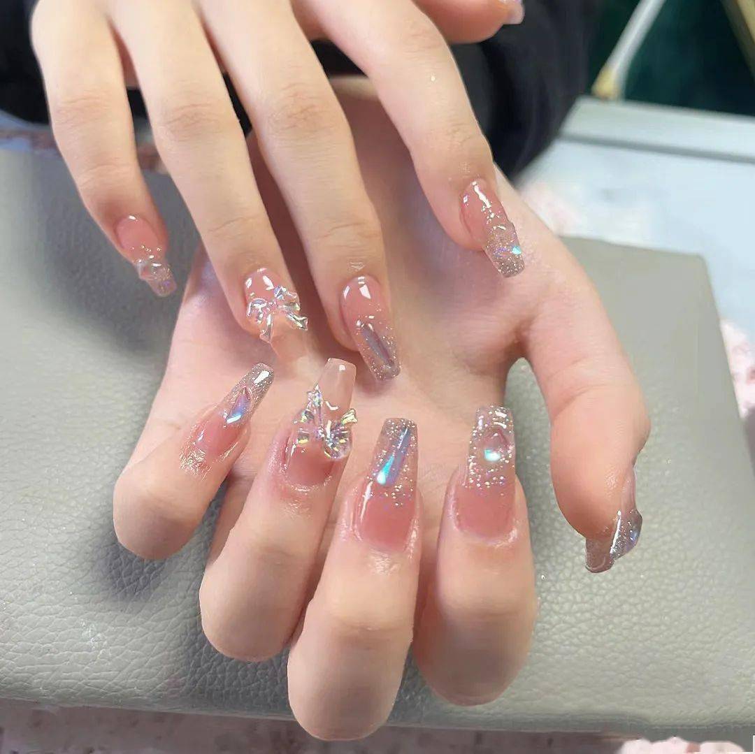 2023仙女极光钻爆闪美甲,超显手白_款式_公众_高清