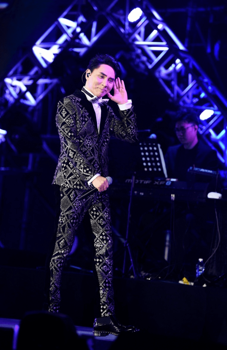 融合爵士与粤语流行曲,黄凯芹是怎样一位"宝藏歌手"?