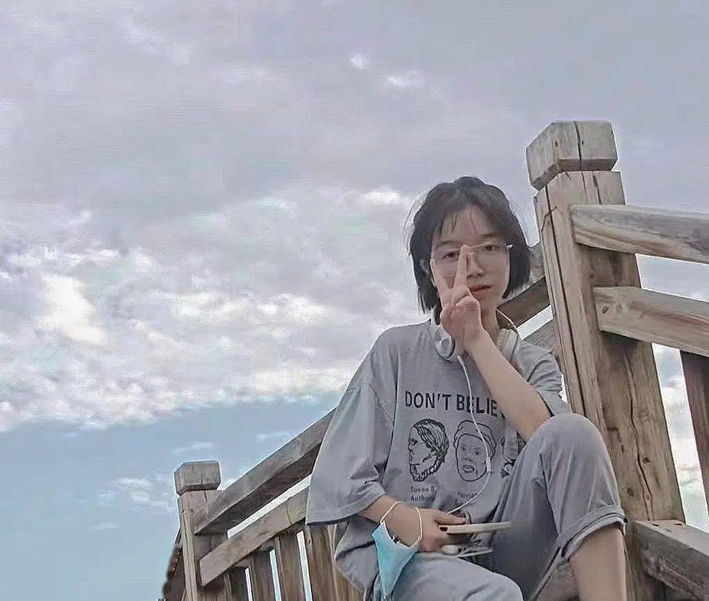 喜报:热烈祝贺沙湾一中原高二年级李淑佳,张宇静,朱宇涵荣获"叶圣陶杯