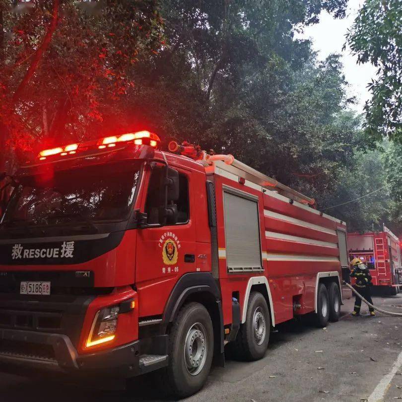 告别红战车 忠诚不褪色 迎接新战友 蓝焰启新程_消防车_救援_服役