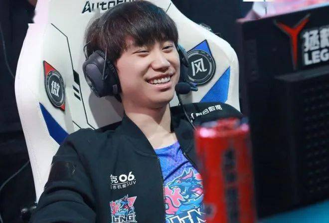 主播dys在得知这件事后也直接发表锐评,西卡认为这件事就是宁王做错了