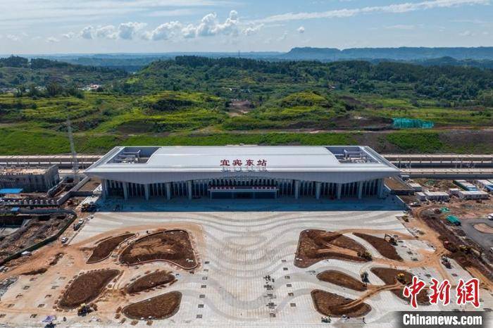 其中成都东和自贡为既有车站,新建天府,三岔湖,天府机场,资阳西,资中