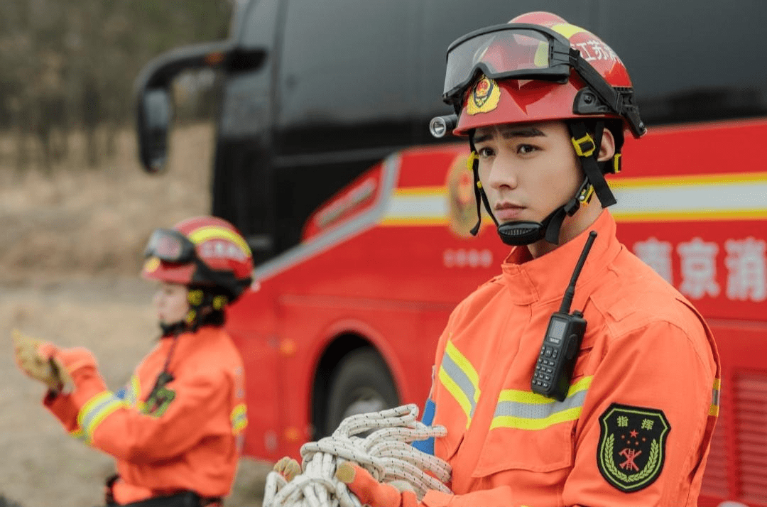 封面会客厅丨"温客行"之后挑战消防员角色 演员龚俊:感受人物的生活