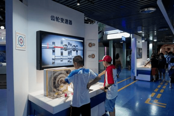 潮州少先队员"玩转科学",欢乐一"厦"_科技_厦门市_科普