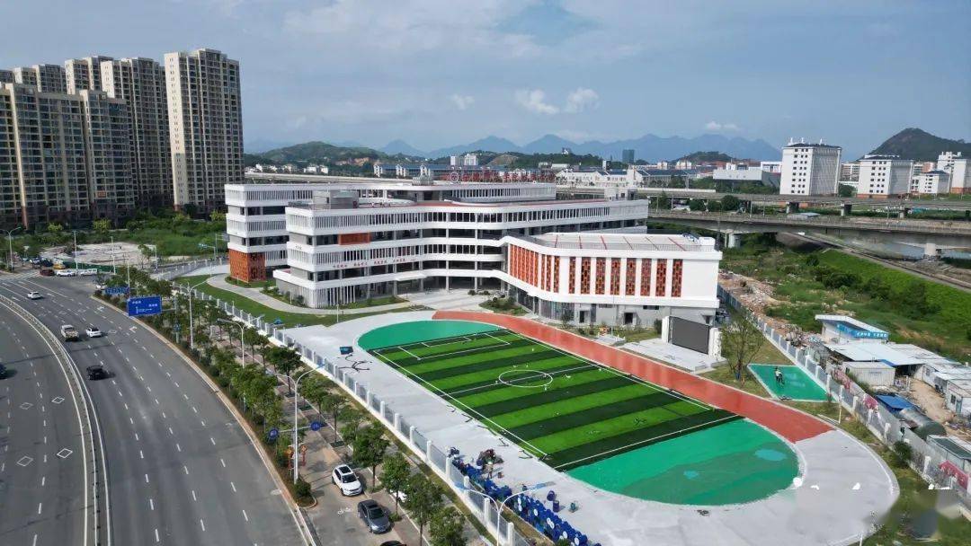 张文奎 摄)全市下好"一盘棋",盘活已有资源宁德一中旧校区搬迁后办成
