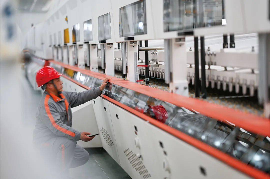 北玻钢化炉创三个"最"_玻璃_技术_设备