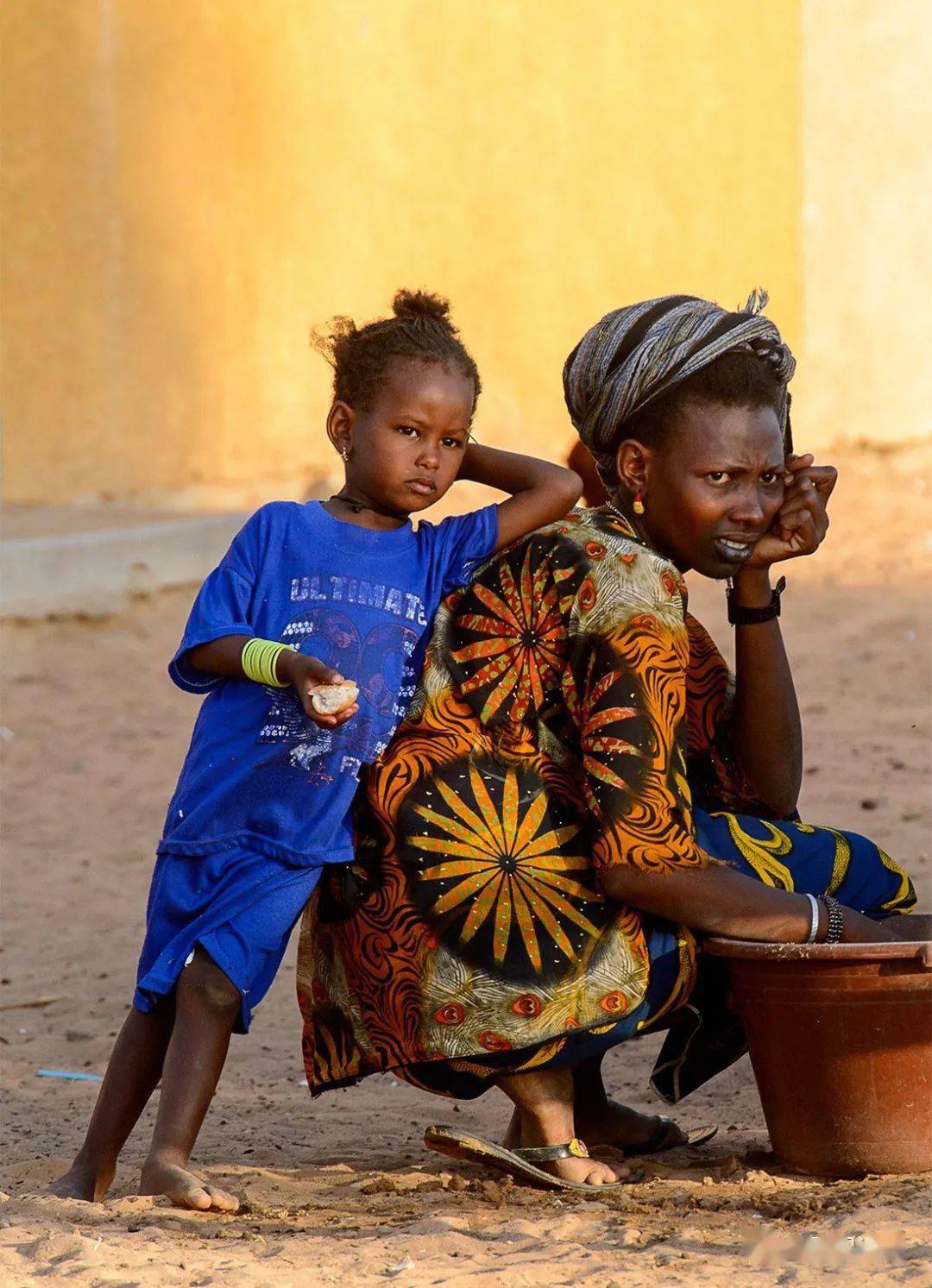 支撑由于受到恐怖主义的威胁,一些尼日尔人被迫从常住地搬到没有住房
