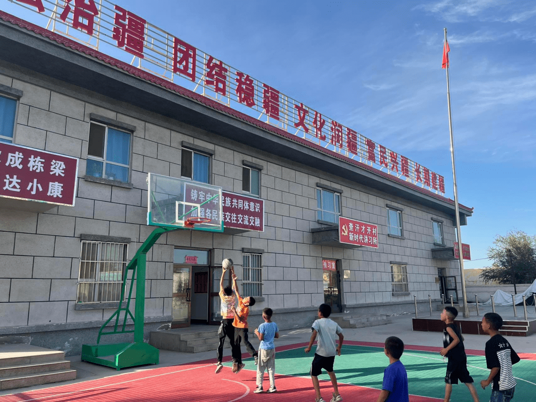 爱心生日会|温暖同行 助梦成长_活动_和静县_社区