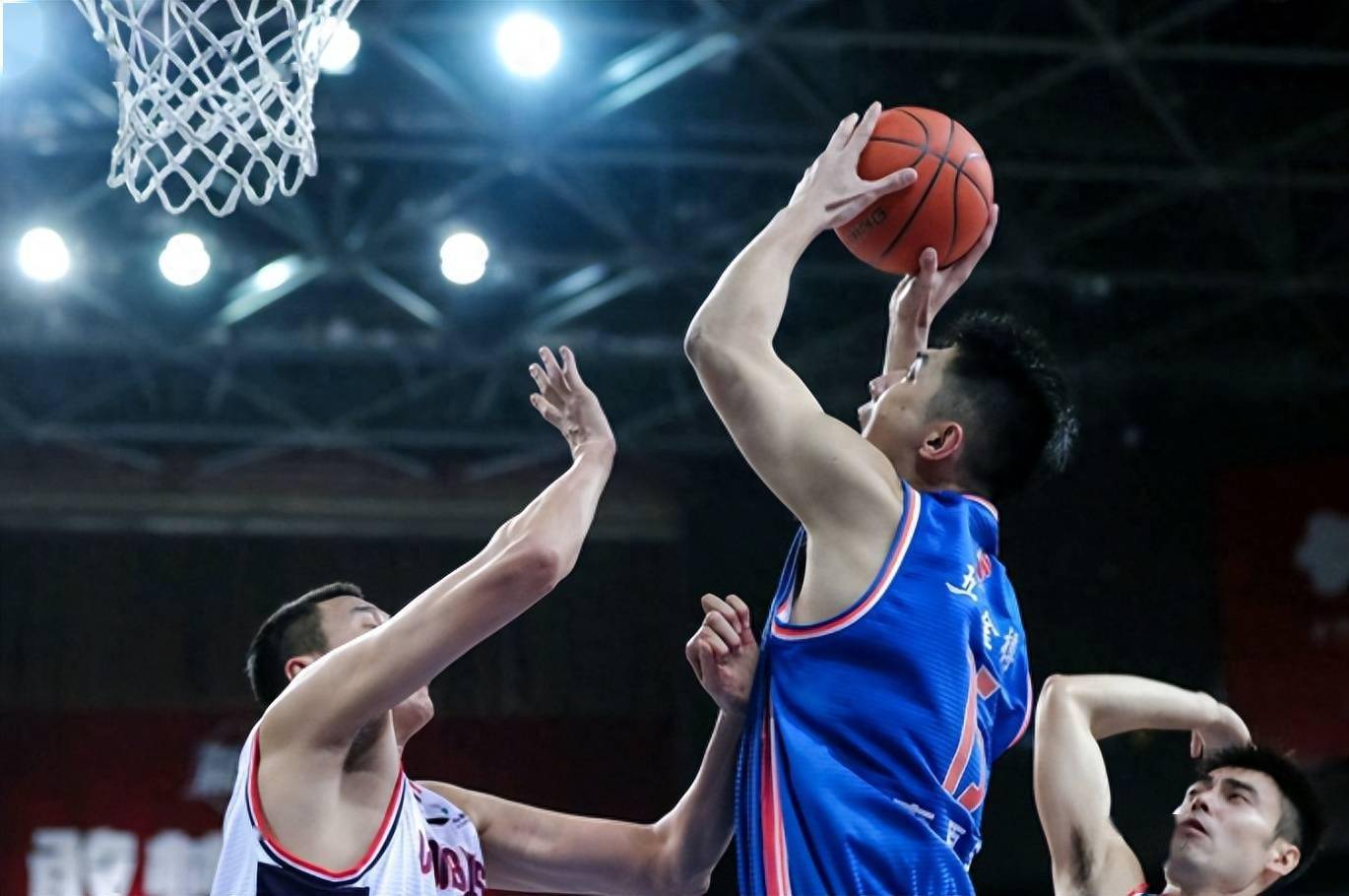 放单场19分才俊离开 广东又一次成全子弟兵_刘晓宇_林俊_李原